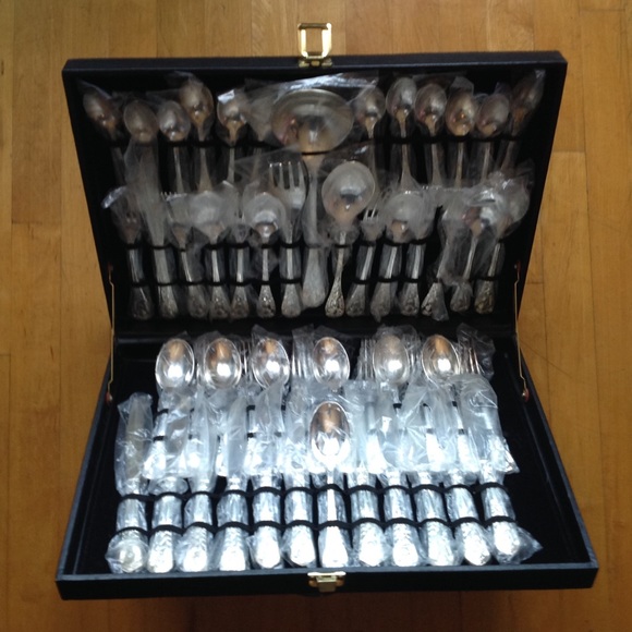 Antique SILVER PLATED ENCHANTED ROSE 48 PC SILVERWARE FLATWARE SET SEALED - Picture 5 of 16
